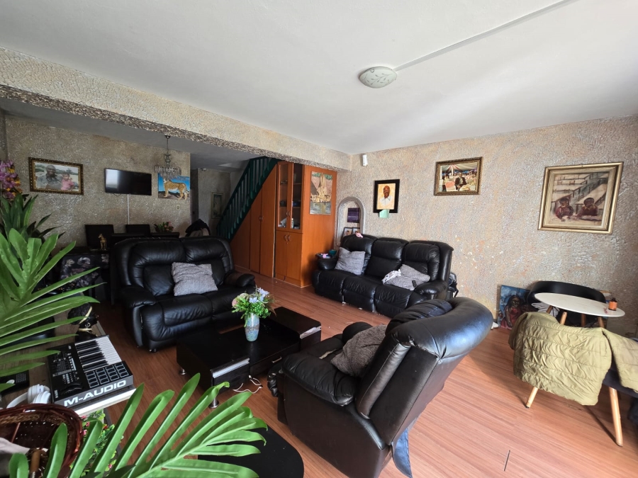 3 Bedroom Property for Sale in Amalinda North Eastern Cape
